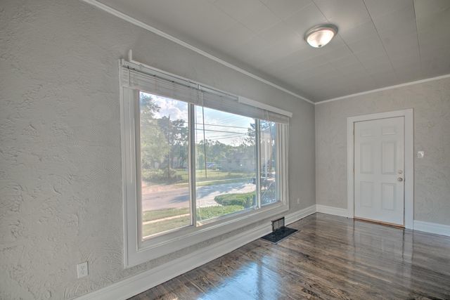 1220 W 41st Avenue, Gary, IN 46408