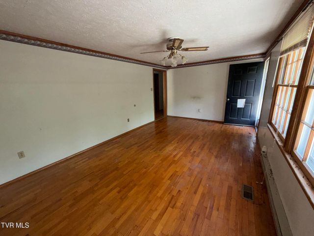 291 Barrett Lane, Church Hill, TN 37642