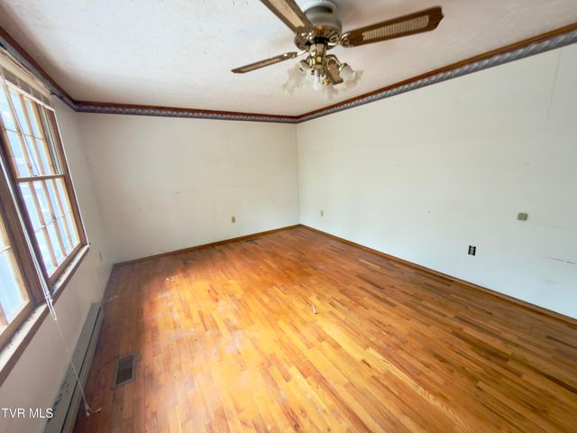 291 Barrett Lane, Church Hill, TN 37642