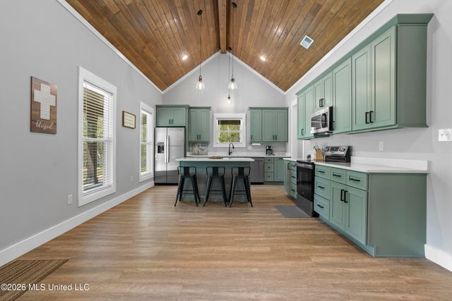 20 Redbird Road, Poplarville, MS 39470