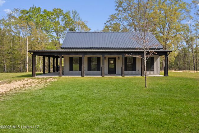 20 Redbird Road, Poplarville, MS 39470