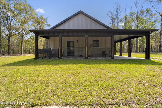 20 Redbird Road, Poplarville, MS 39470