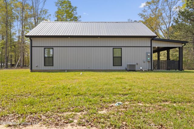 20 Redbird Road, Poplarville, MS 39470