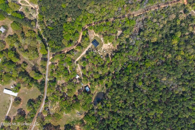 20 Redbird Road, Poplarville, MS 39470