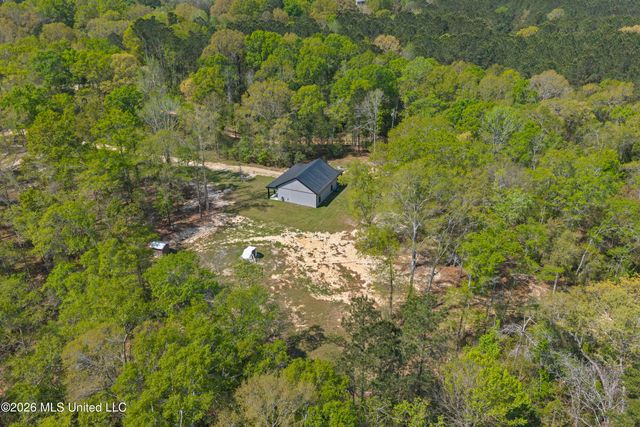 20 Redbird Road, Poplarville, MS 39470