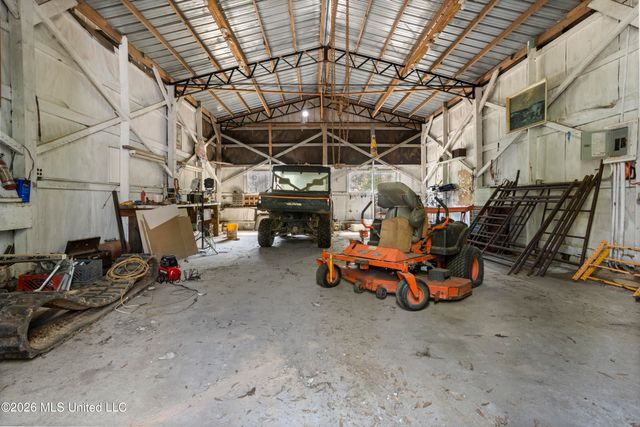 20 Redbird Road, Poplarville, MS 39470