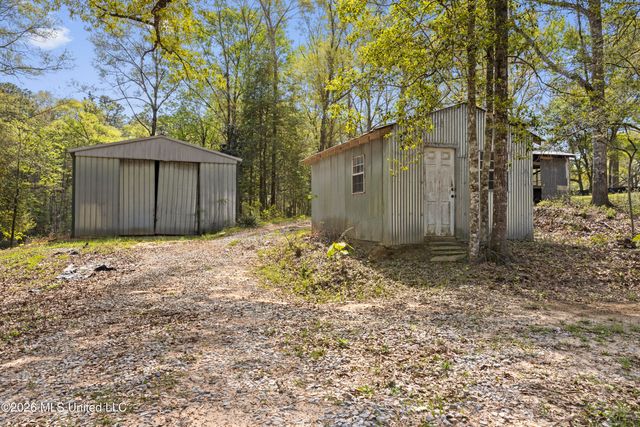 20 Redbird Road, Poplarville, MS 39470
