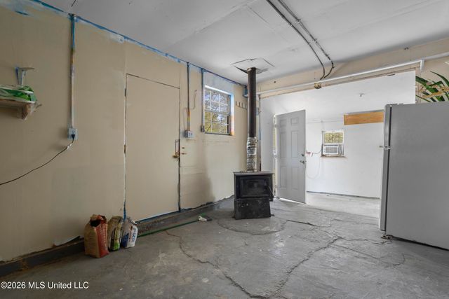 20 Redbird Road, Poplarville, MS 39470