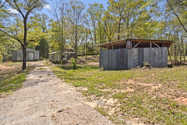 20 Redbird Road, Poplarville, MS 39470