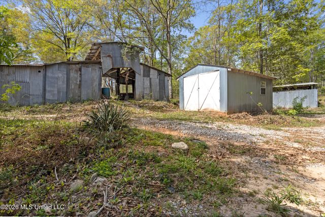 20 Redbird Road, Poplarville, MS 39470