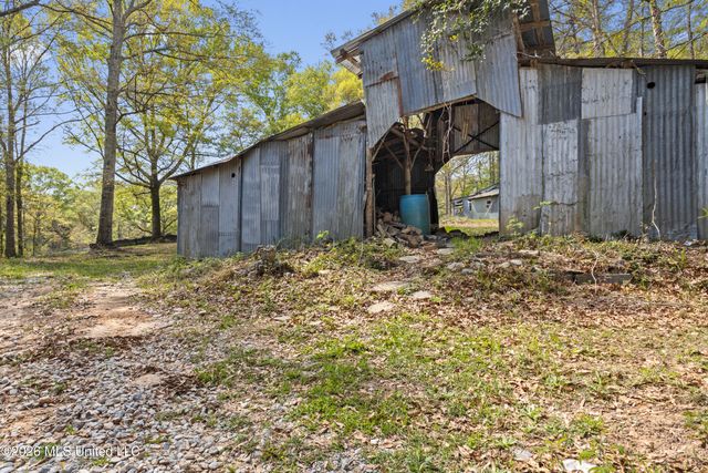 20 Redbird Road, Poplarville, MS 39470