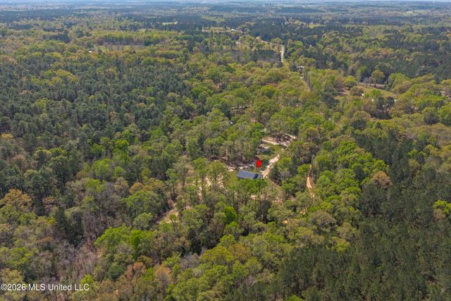 20 Redbird Road, Poplarville, MS 39470