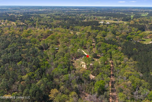 20 Redbird Road, Poplarville, MS 39470