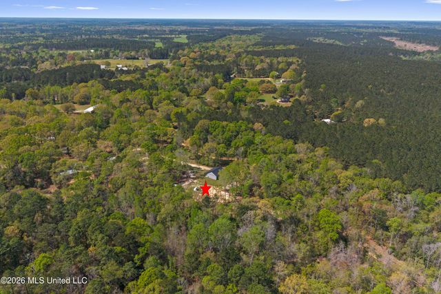 20 Redbird Road, Poplarville, MS 39470