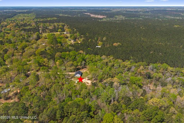 20 Redbird Road, Poplarville, MS 39470