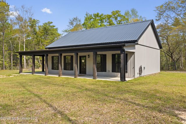 20 Redbird Road, Poplarville, MS 39470
