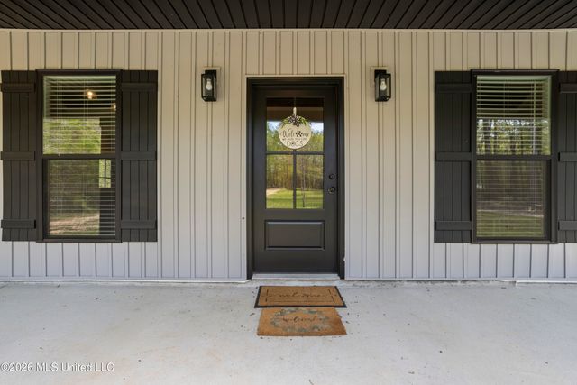 20 Redbird Road, Poplarville, MS 39470