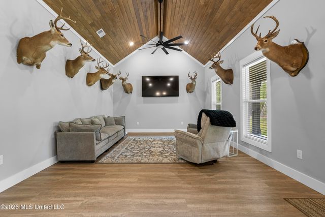 20 Redbird Road, Poplarville, MS 39470