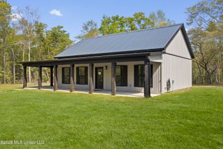 20 Redbird Road, Poplarville, MS 39470