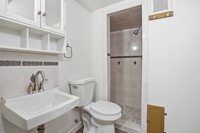 3703 E 18th Ave, Spokane, WA 99223