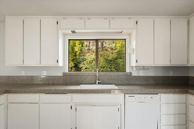 15212 Stinson Dr, Grass Valley, CA 95949