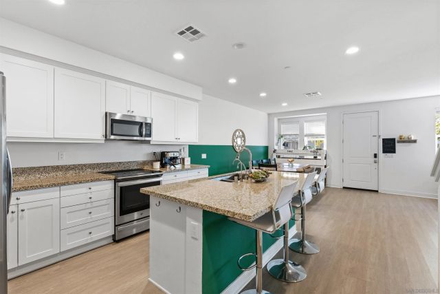 8686 Tobago Lane, Santee, CA 92071