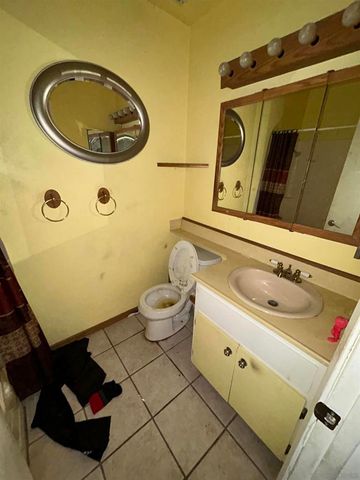 3164 Carr Dr, Oceanside, CA 92056