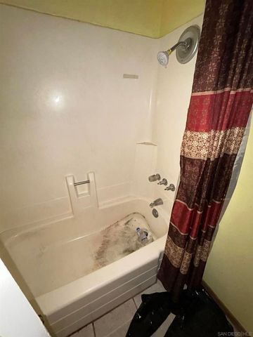 3164 Carr Dr, Oceanside, CA 92056