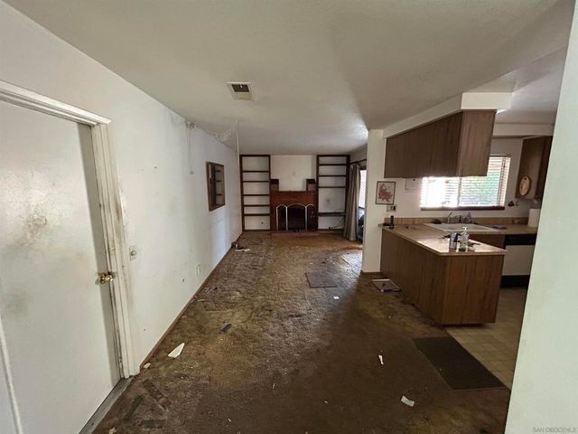 3164 Carr Dr, Oceanside, CA 92056