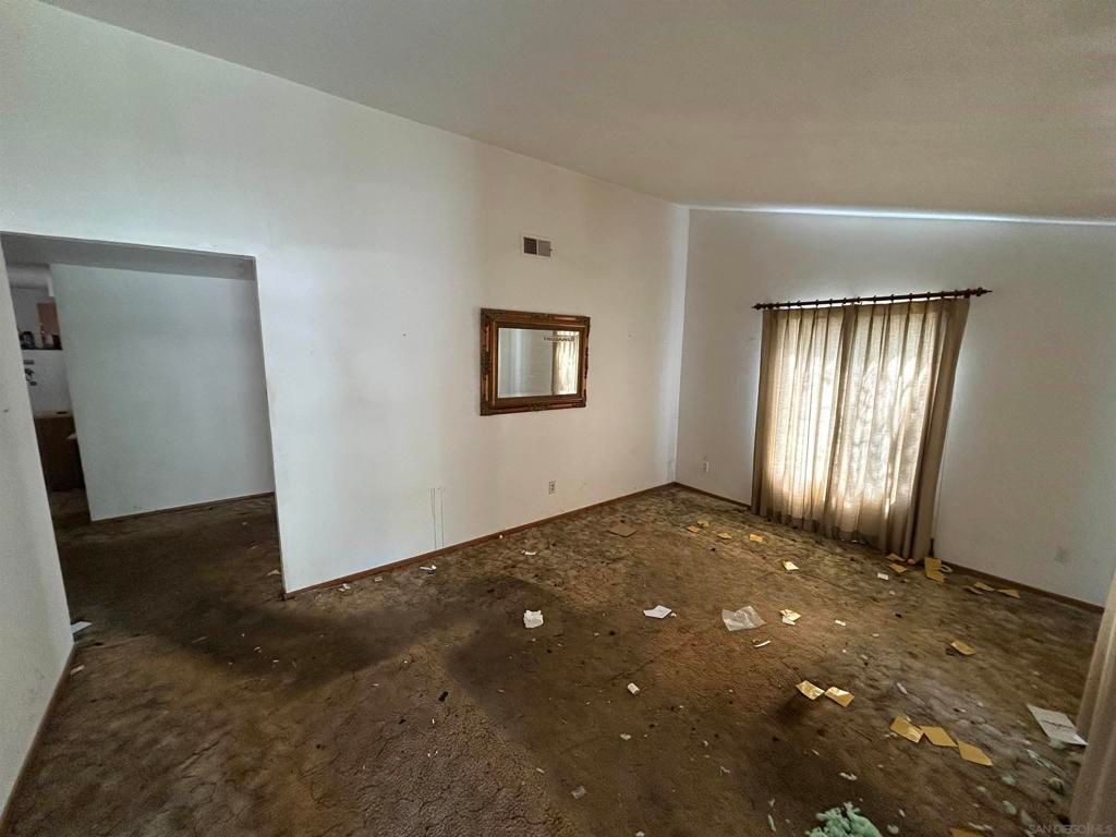 3164 Carr Dr, Oceanside, CA 92056