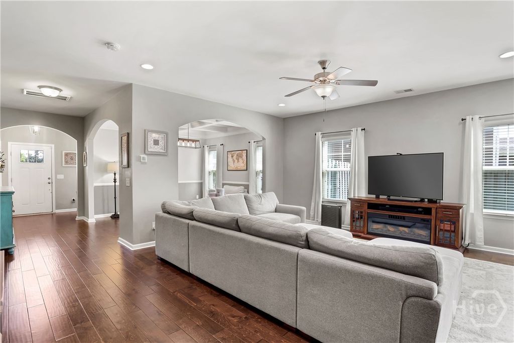 Image 12 of property listing at 53 Hazen Drive, Richmond Hill, GA 31324