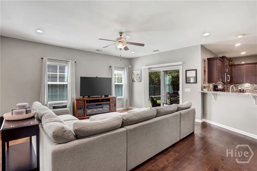 Image 13 of property listing at 53 Hazen Drive, Richmond Hill, GA 31324