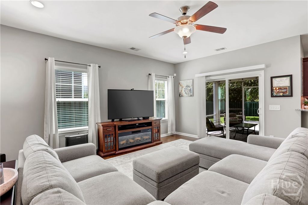 Image 15 of property listing at 53 Hazen Drive, Richmond Hill, GA 31324