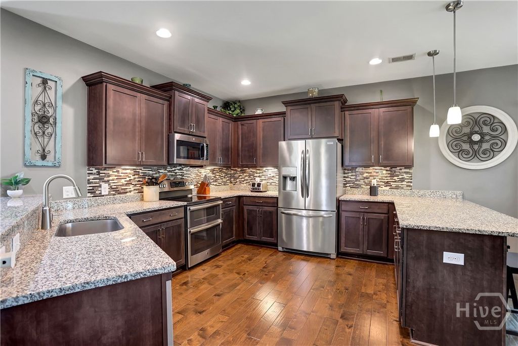 Image 17 of property listing at 53 Hazen Drive, Richmond Hill, GA 31324