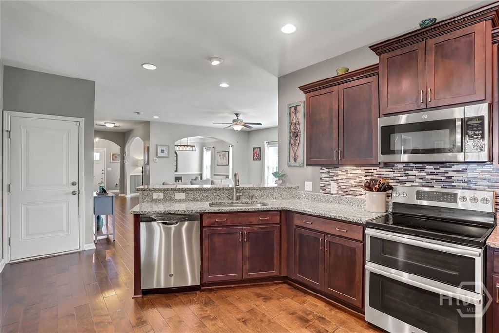 Image 18 of property listing at 53 Hazen Drive, Richmond Hill, GA 31324