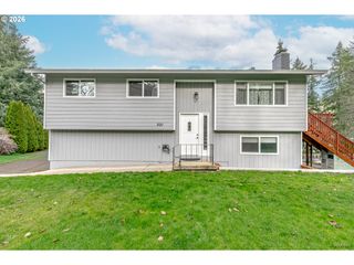 991 Ne FOOTHILLS Dr, Estacada, OR 97023