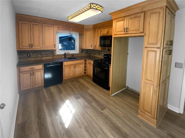 832 Overlook Trail, Canton, GA 30115