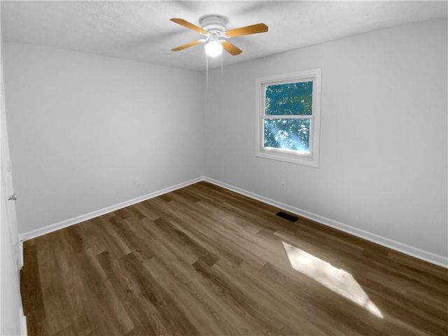 832 Overlook Trail, Canton, GA 30115