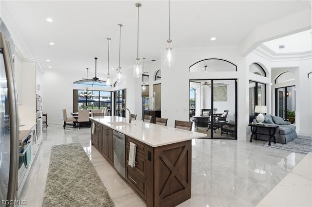 1929 Palaco Grande PKWY, Cape Coral, FL 33904