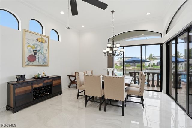 1929 Palaco Grande PKWY, Cape Coral, FL 33904