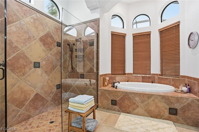 1929 Palaco Grande PKWY, Cape Coral, FL 33904