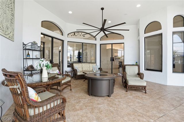 1929 Palaco Grande PKWY, Cape Coral, FL 33904