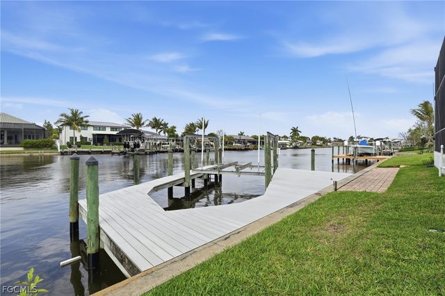 1929 Palaco Grande PKWY, Cape Coral, FL 33904