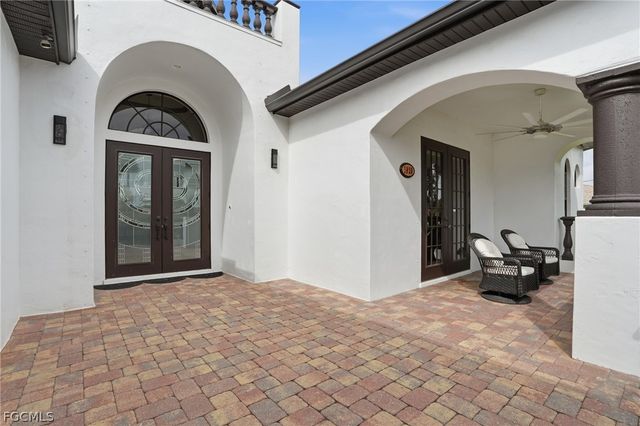 1929 Palaco Grande PKWY, Cape Coral, FL 33904