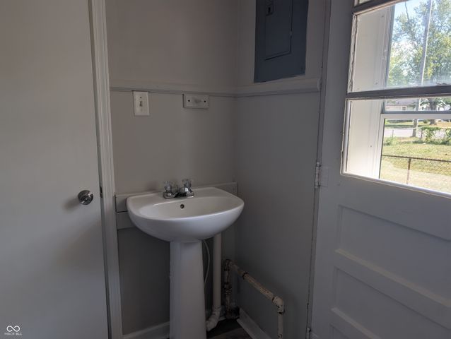 2413 Silver Street, Anderson, IN 46012