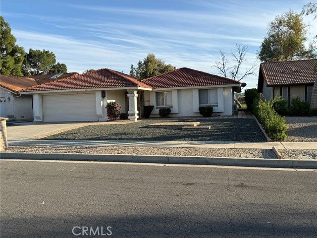 1885 Silver Oak, Hemet, CA 92545