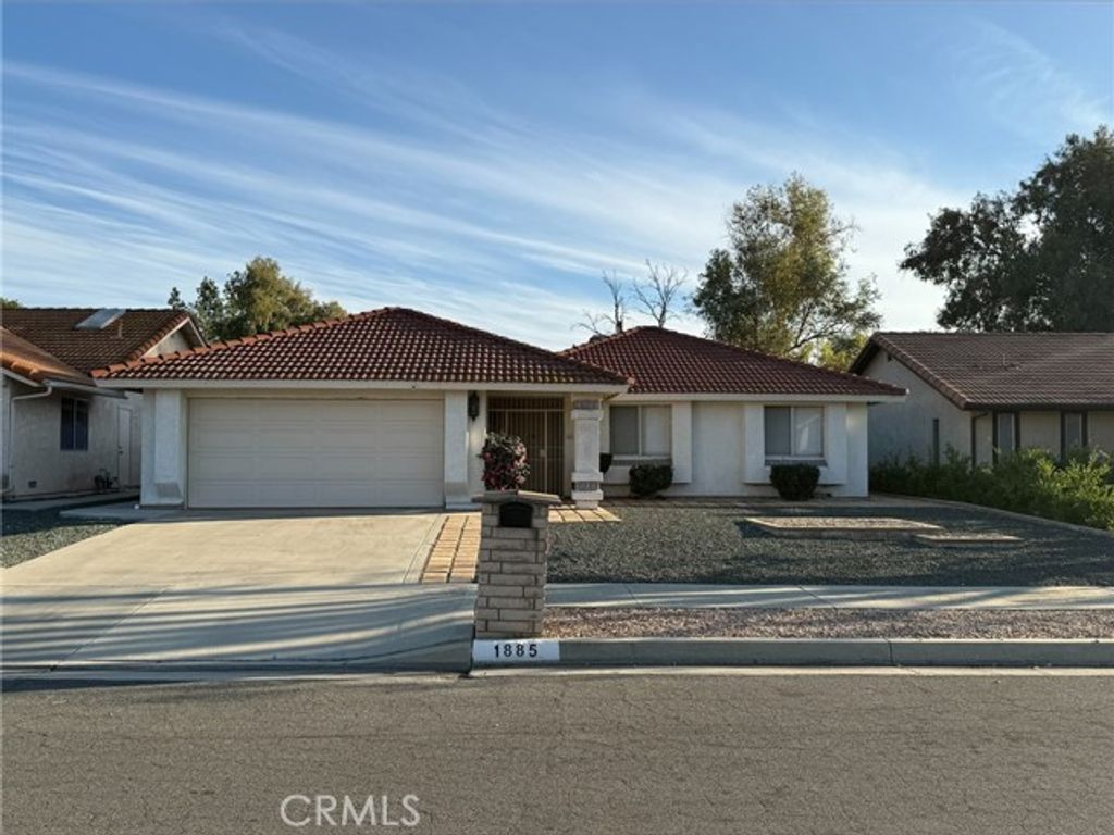 1885 Silver Oak, Hemet, CA 92545