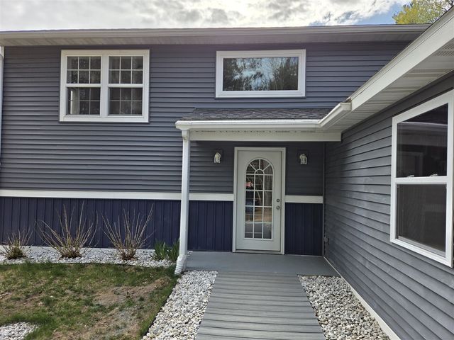 891 N White Birch Drive, Ludington, MI 49431