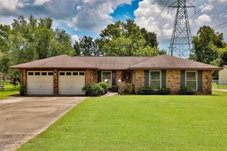 105 Lazy Lane Lane, Lake Jackson, TX 77566