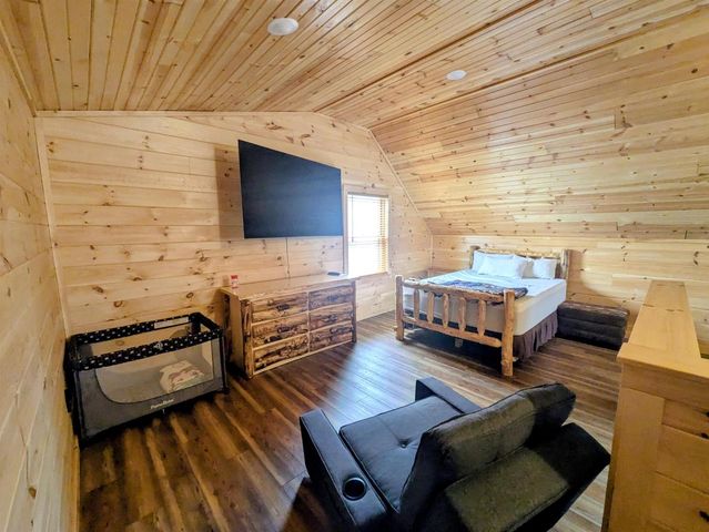 2423 9th Drive, Adams, WI 53910